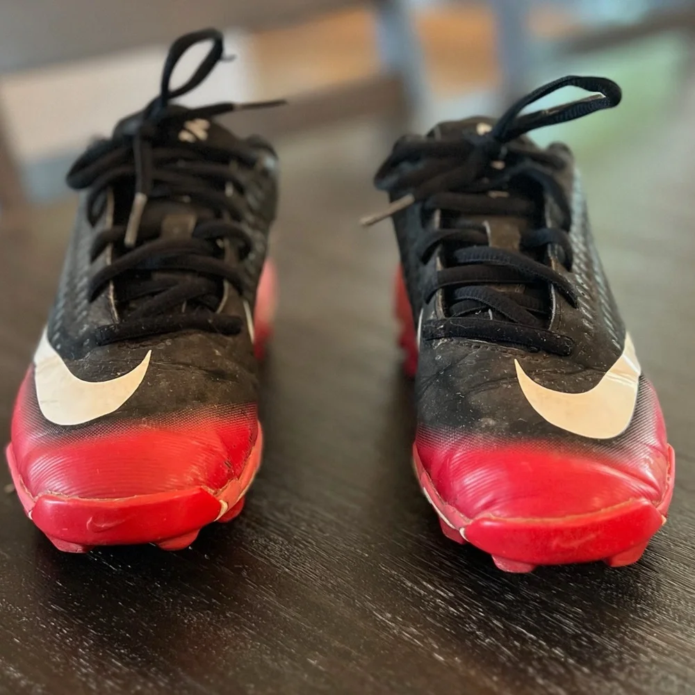 Nike Boys Cleats 2.5Y